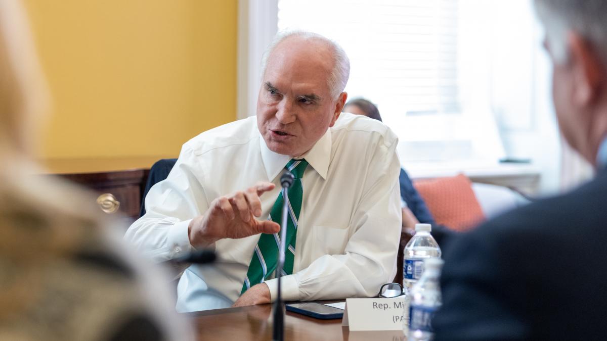 Rep. Kelly during a meeting in Nov. 2021.