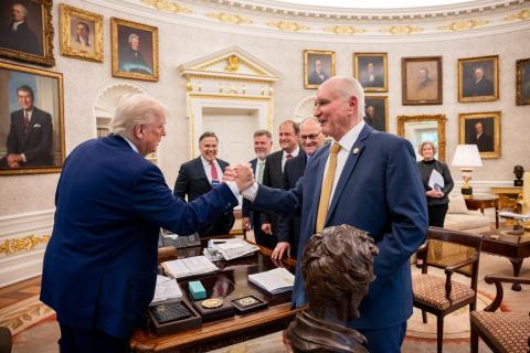 060225-trump-mk-wh-standing